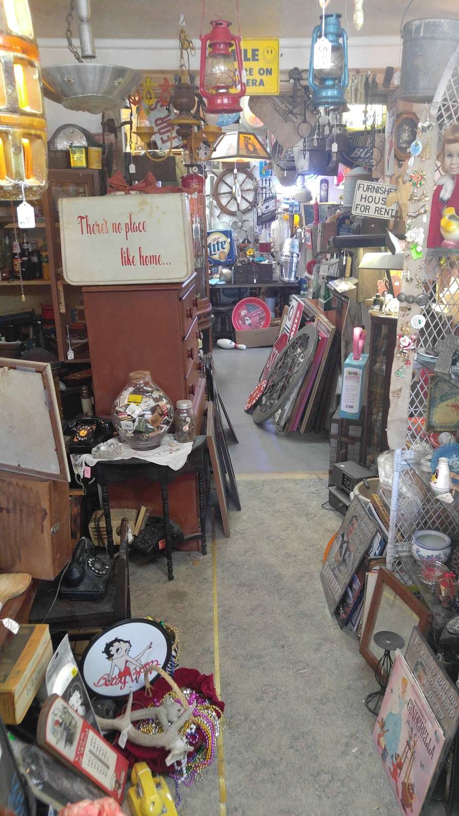 Back O The Wagon Antiques & Uniques | 1235 Hwy 6, Alvin, TX 77511, USA | Phone: (281) 337-4000