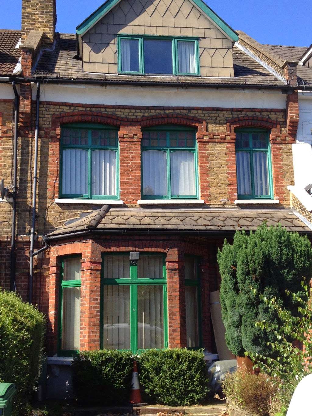 Crestcare Homes Decorating & Plastering Services | 165A Jerningham Rd, London SE14 5NJ, UK | Phone: 020 7639 2213