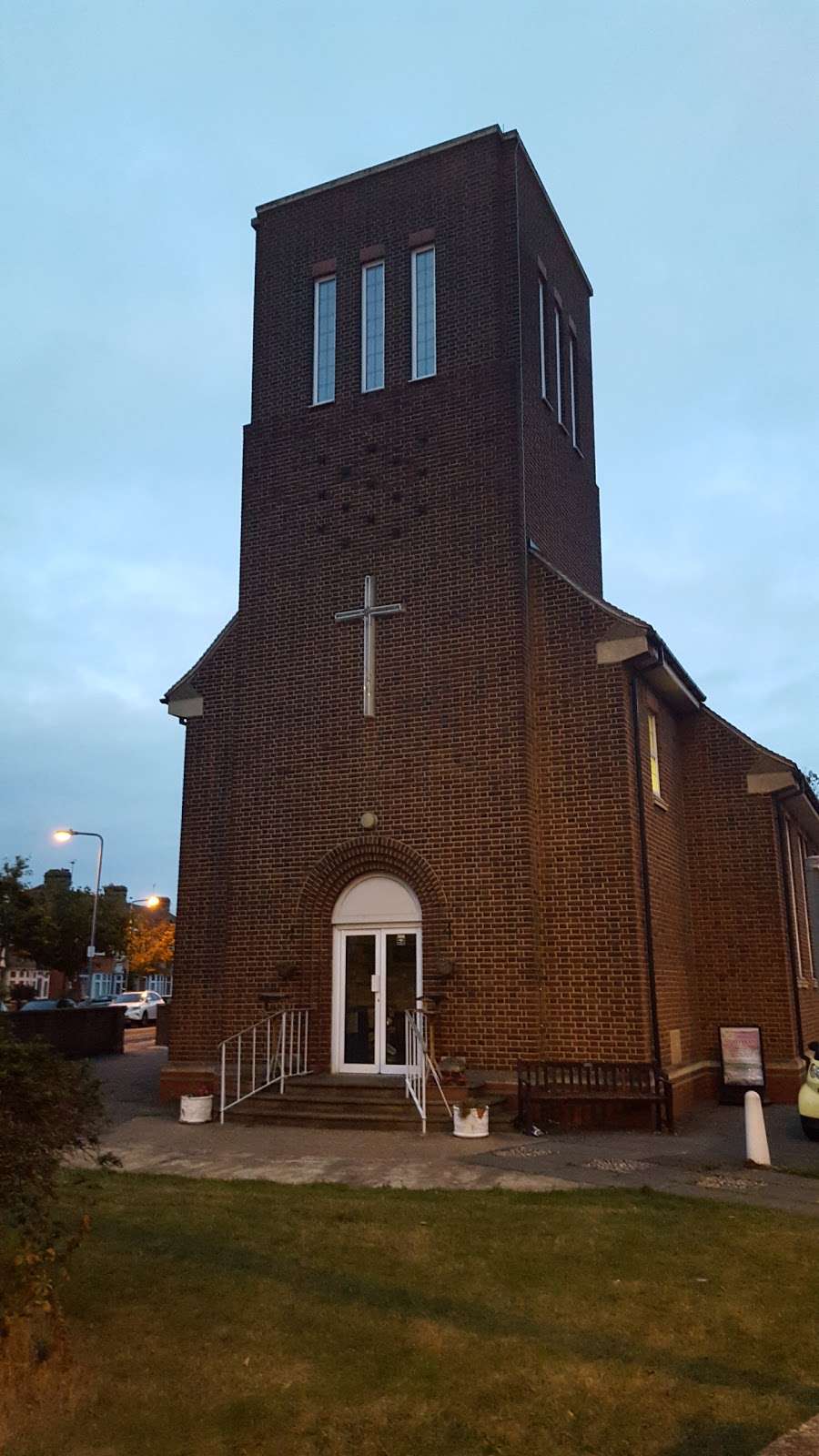 Barkingside Methodist Church | Fremantle Rd, Ilford, Barkingside IG6 2AZ, UK | Phone: 020 8550 8623