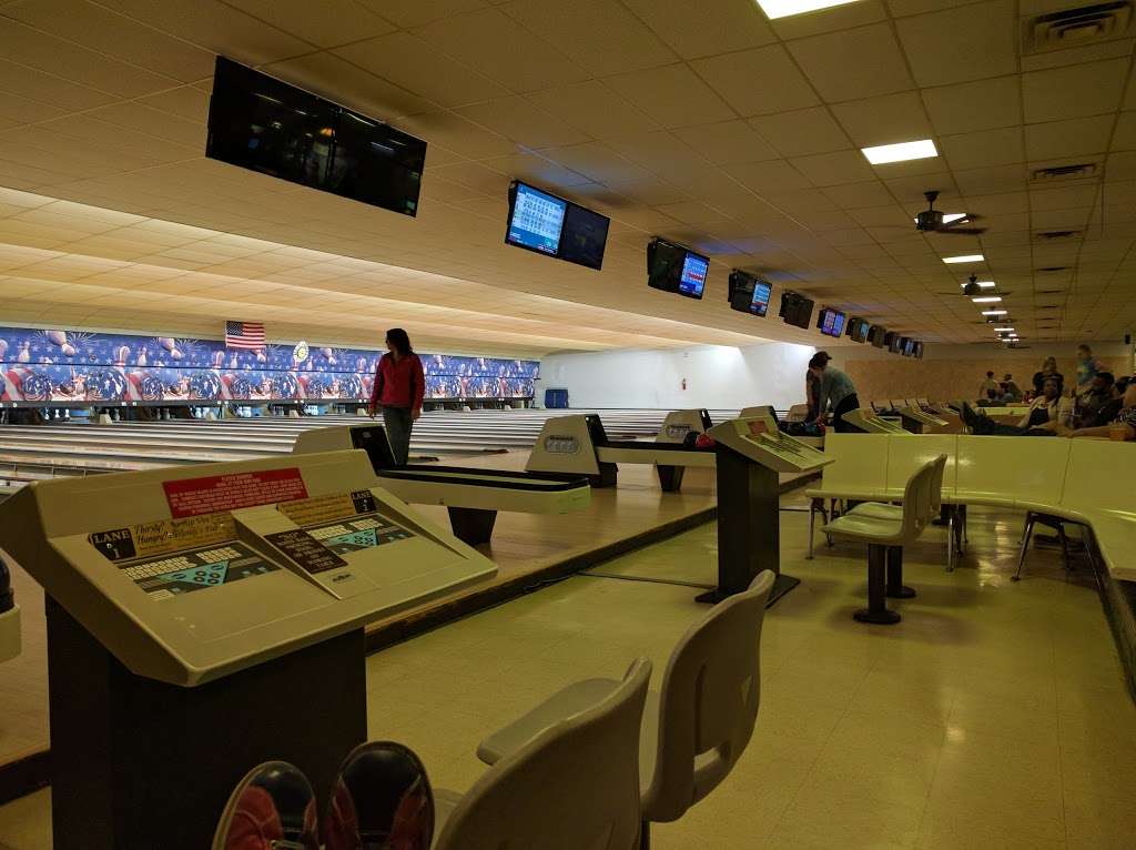 Bar-Don Lanes | 3700 Nicholas St, Easton, PA 18045, USA | Phone: (610) 258-0221