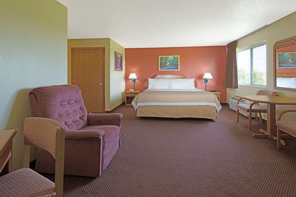 Days Inn by Wyndham Cameron | 601 E Bryan Rd, Cameron, MO 64429 | Phone: (816) 379-3887