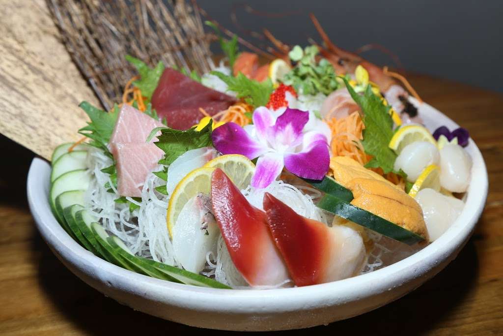 Ginza Sushi And Ramen | 1100 S Front St, Philadelphia, PA 19147 | Phone: (267) 534-4046