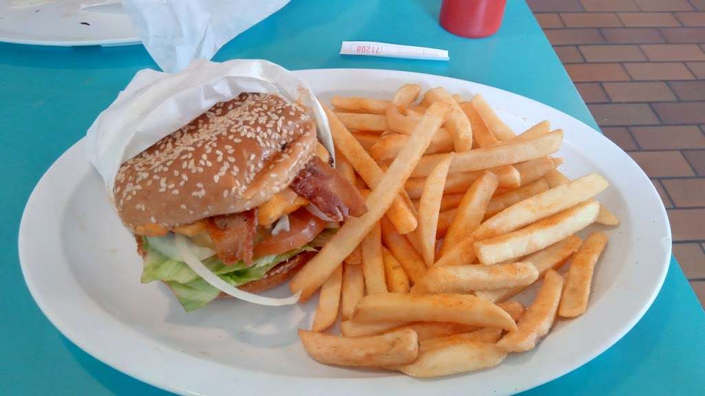 Primo Burgers | 16862 CA-14, Mojave, CA 93501, USA | Phone: (661) 824-2011