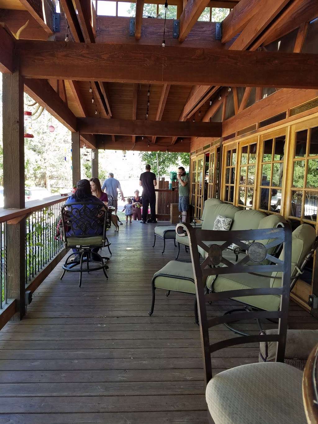 Cliff House Lodge | 121 Stone St, Morrison, CO 80465 | Phone: (303) 697-9732