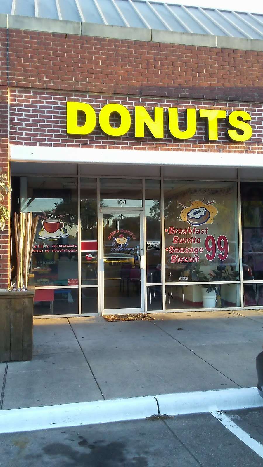 Mills Donuts | 2661 Midway Rd # 104, Carrollton, TX 75006 | Phone: (972) 250-2970