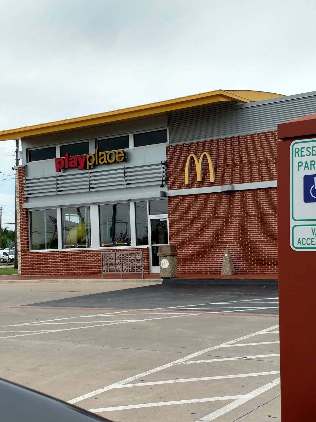 McDonalds | 3200 SE Loop 820, Forest Hill, TX 76140, USA | Phone: (817) 535-6035