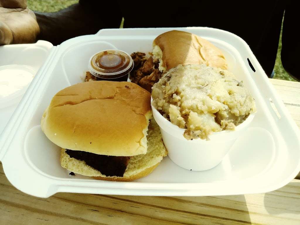 Franks Backyard BBQ | 9720 W 133rd Ave, Cedar Lake, IN 46303 | Phone: (219) 552-1275