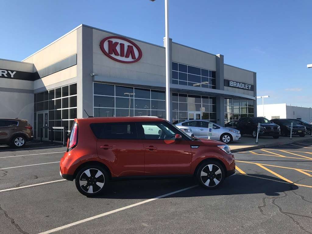 Kia of Bradley | 4621, 1010 Tighe Dr, Bradley, IL 60915, USA | Phone: (815) 932-1000