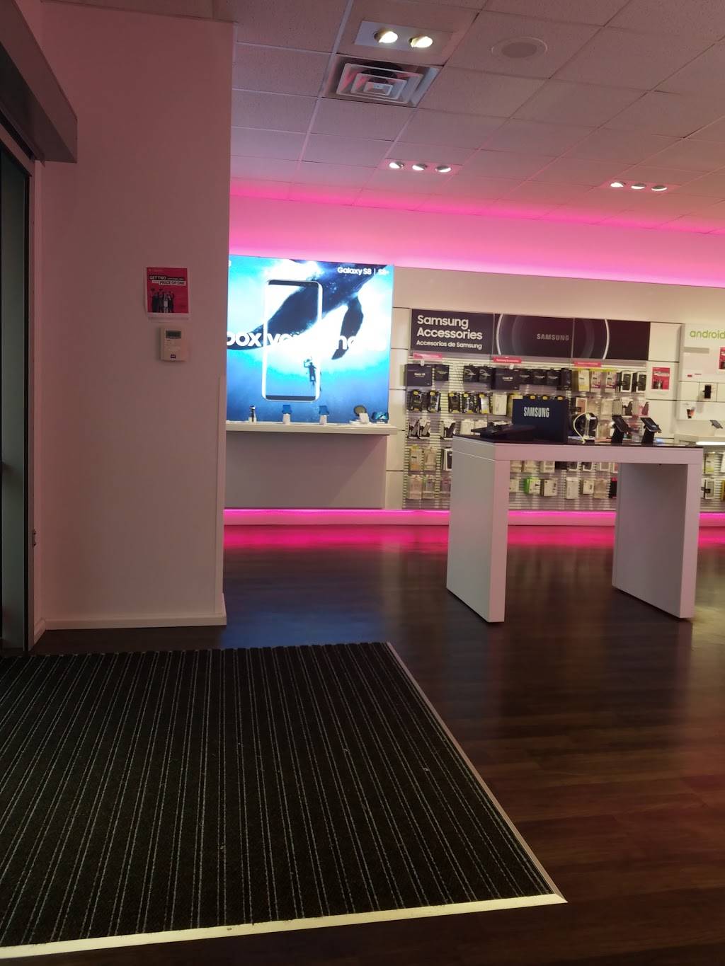 T-Mobile | 1915 Nicholasville Rd, Lexington, KY 40503, USA | Phone: (859) 277-7835