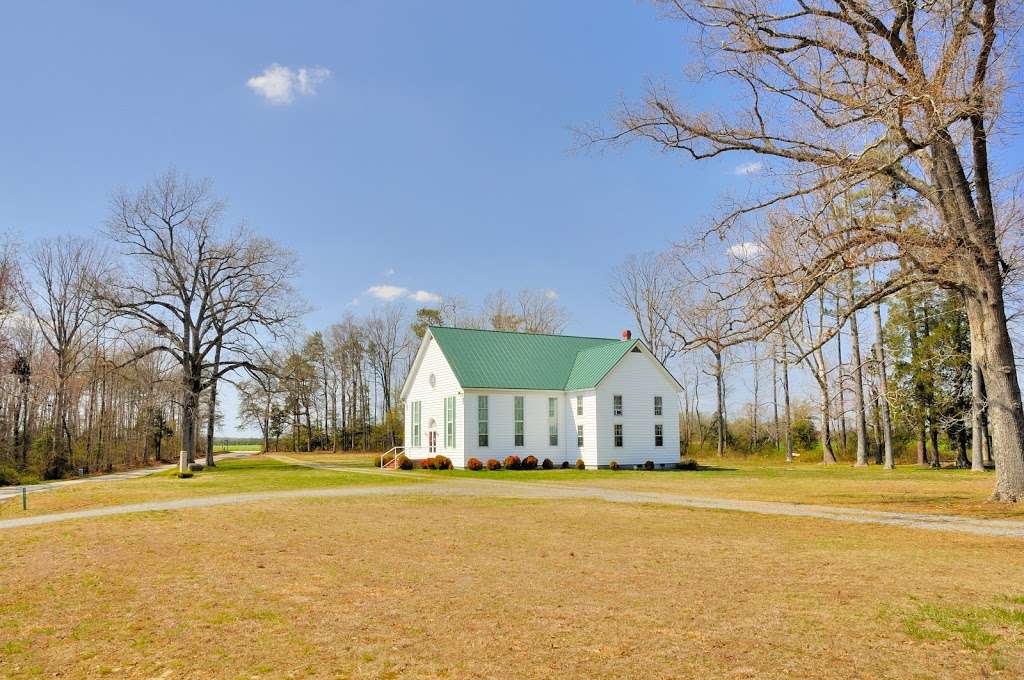 Lower King and Queen Church | 165 Labrador Dr, Mascot, VA 23108, USA