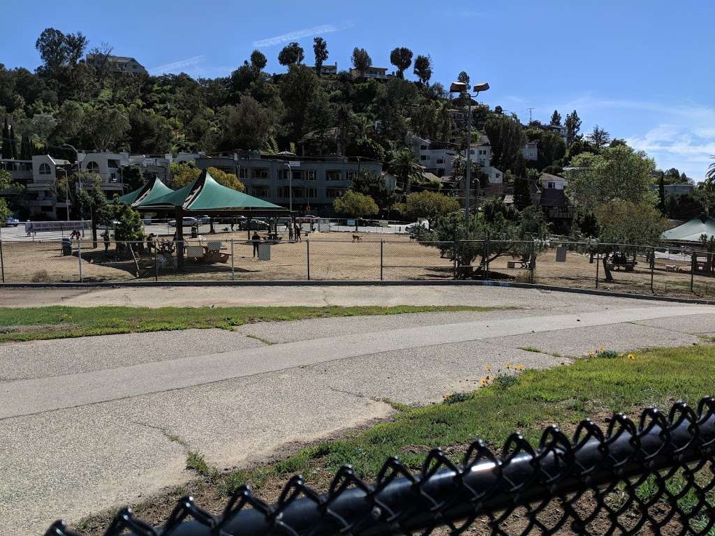 Silverlake Dog Park | 1893-1899 Silver Lake Blvd, Los Angeles, CA 90026, USA | Phone: (323) 644-3946