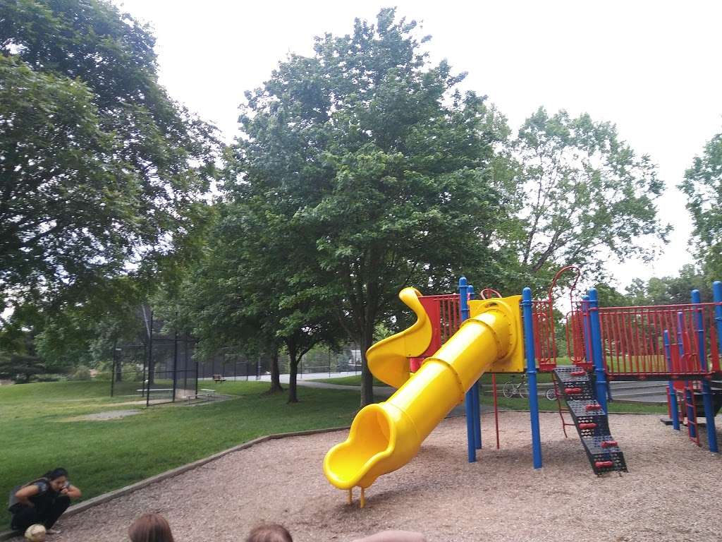 Glenfield Local Park | 12800 Layhill Rd, Glenmont, MD 20906, USA | Phone: (301) 495-2595