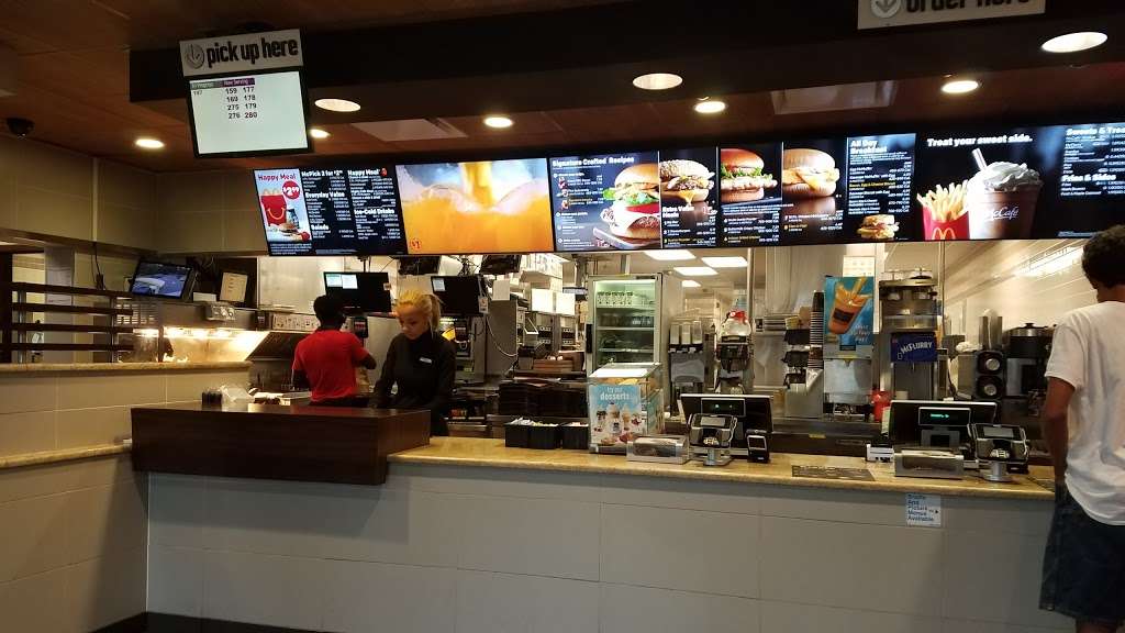 McDonalds | 17340 Dumfries Rd, Dumfries, VA 22026 | Phone: (703) 221-8586