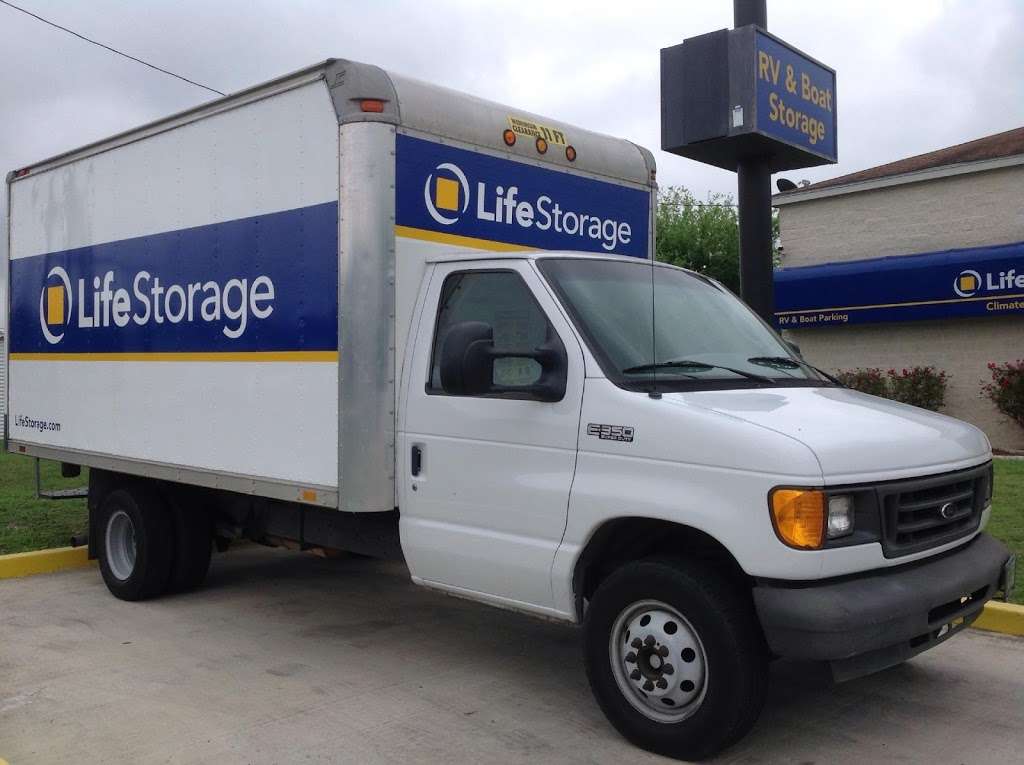 Life Storage | 10260 Marbach Rd, San Antonio, TX 78245, USA | Phone: (210) 670-8100