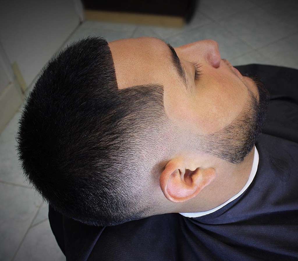 Big League Barbershop | 110 S Alexander Dr, Baytown, TX 77520, USA | Phone: (281) 515-3093