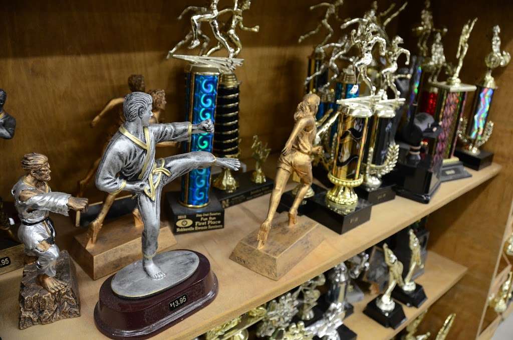 Noblesville Trophies | 1720 S 10th St, Noblesville, IN 46060, USA | Phone: (317) 773-7391