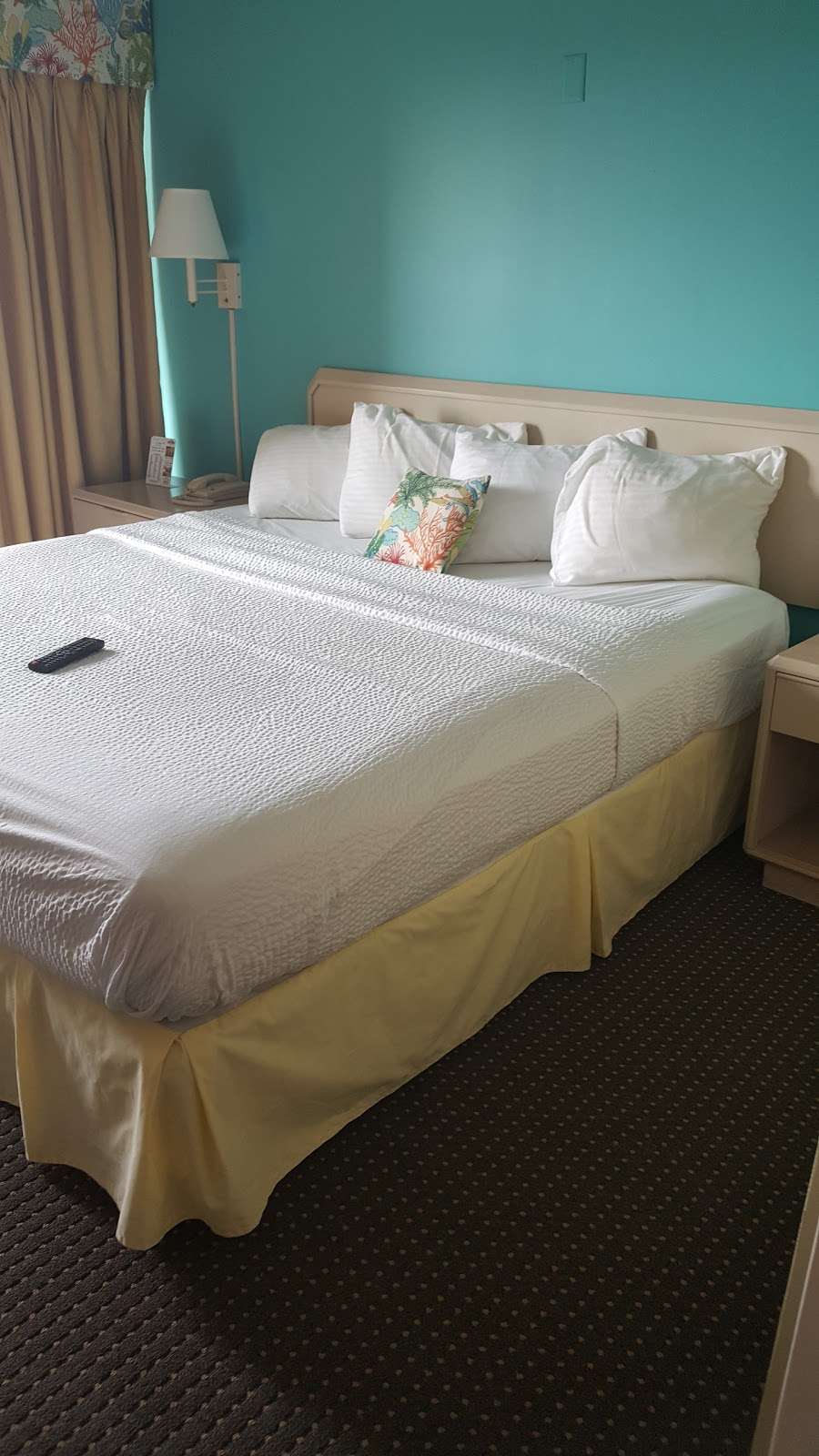 Cayman Suites Hotel | 12500 Coastal Hwy, Ocean City, MD 21842, USA | Phone: (800) 641-0011