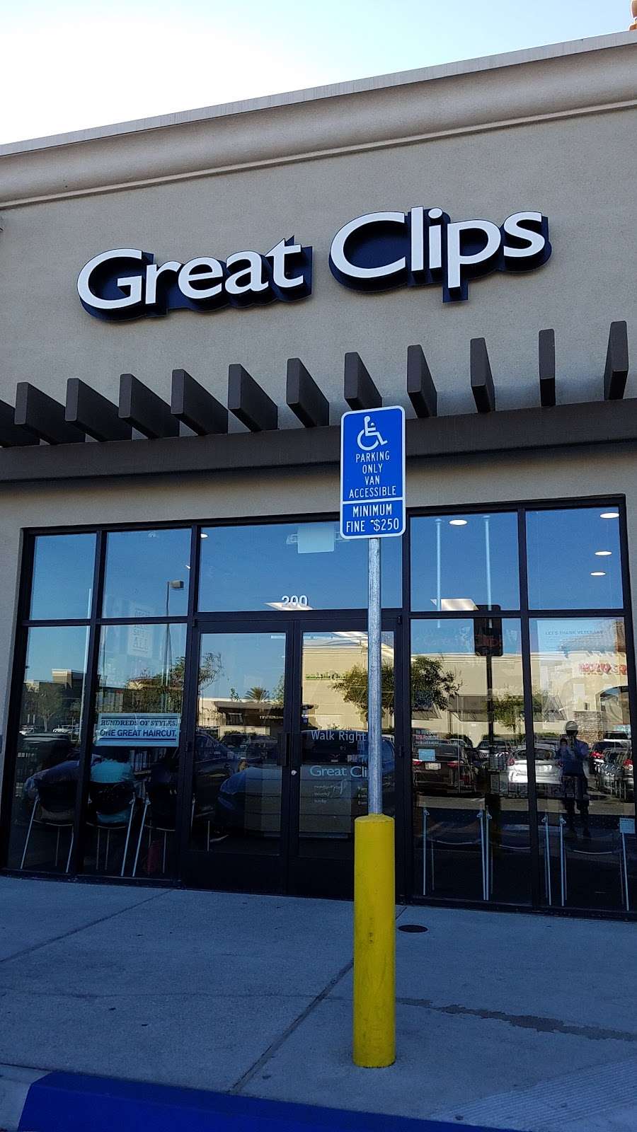 Great Clips | 16595 Sierra Lakes Pkwy Ste 200, Fontana, CA 92336, USA | Phone: (909) 356-9500