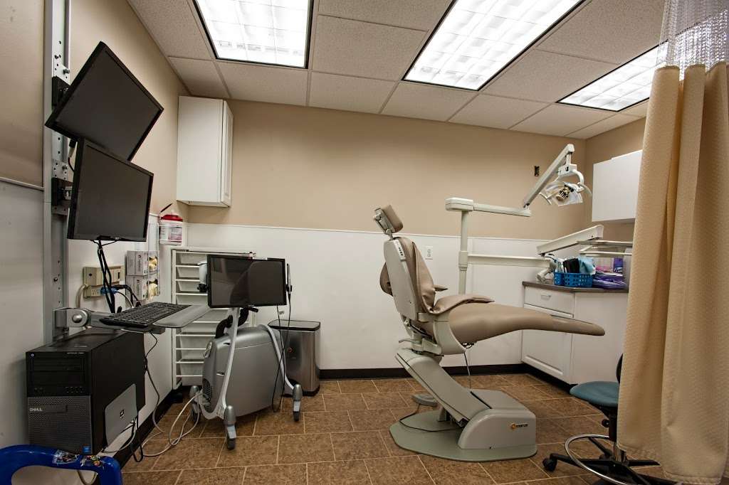 Delvalle Tony DDS | 191 US-206, Roxbury Township, NJ 07836, USA | Phone: (973) 927-8800