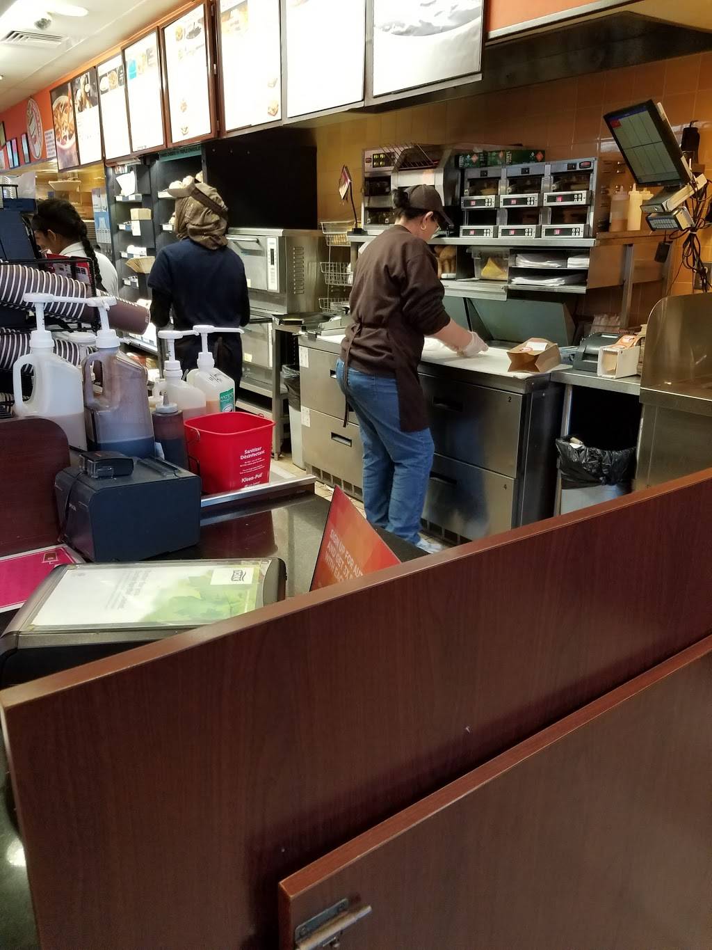 Dunkin | 4175 Washington St, Roslindale, MA 02131, USA | Phone: (617) 323-9851