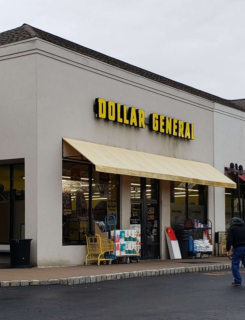 Dollar General | 3 Main St, Hellertown, PA 18055, USA | Phone: (610) 838-3255