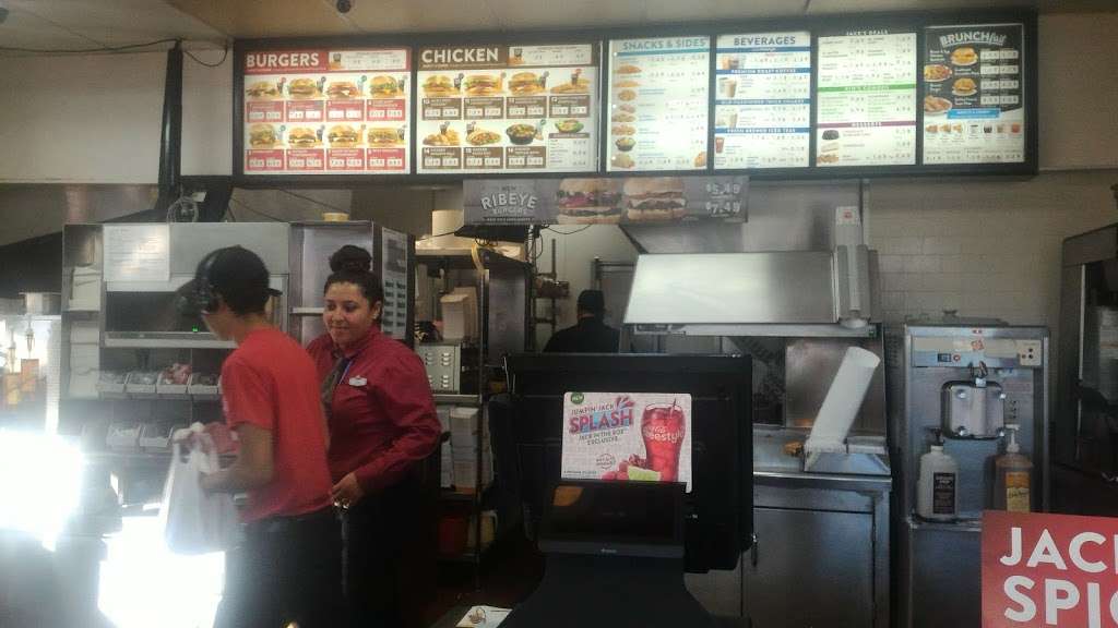 Jack in the Box | 306 S Palm Ave, Santa Paula, CA 93060, USA | Phone: (805) 525-7992