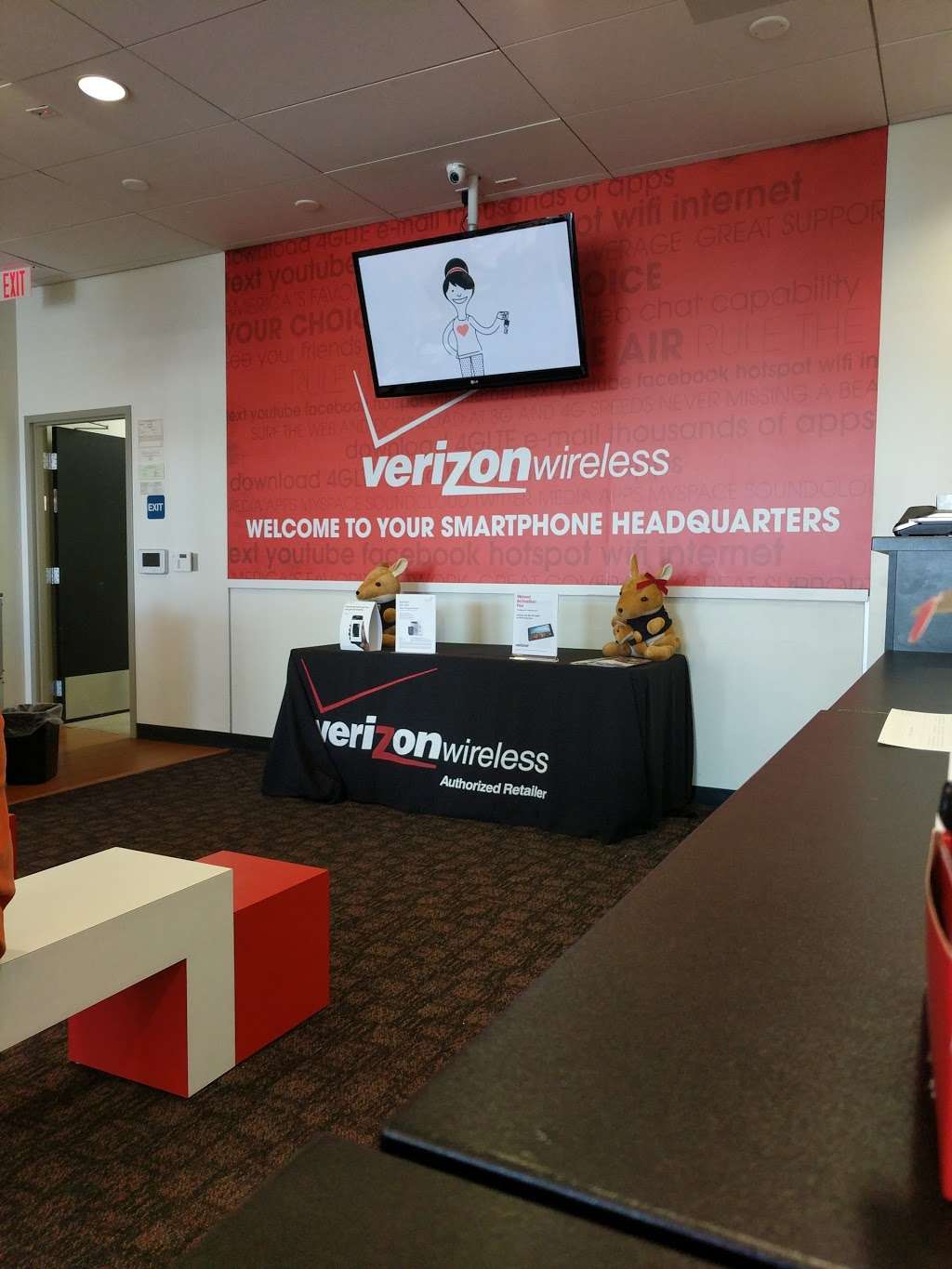 Verizon Authorized Retailer – Victra | 15258 Summit Ave #200, Fontana, CA 92336, USA | Phone: (909) 899-8444