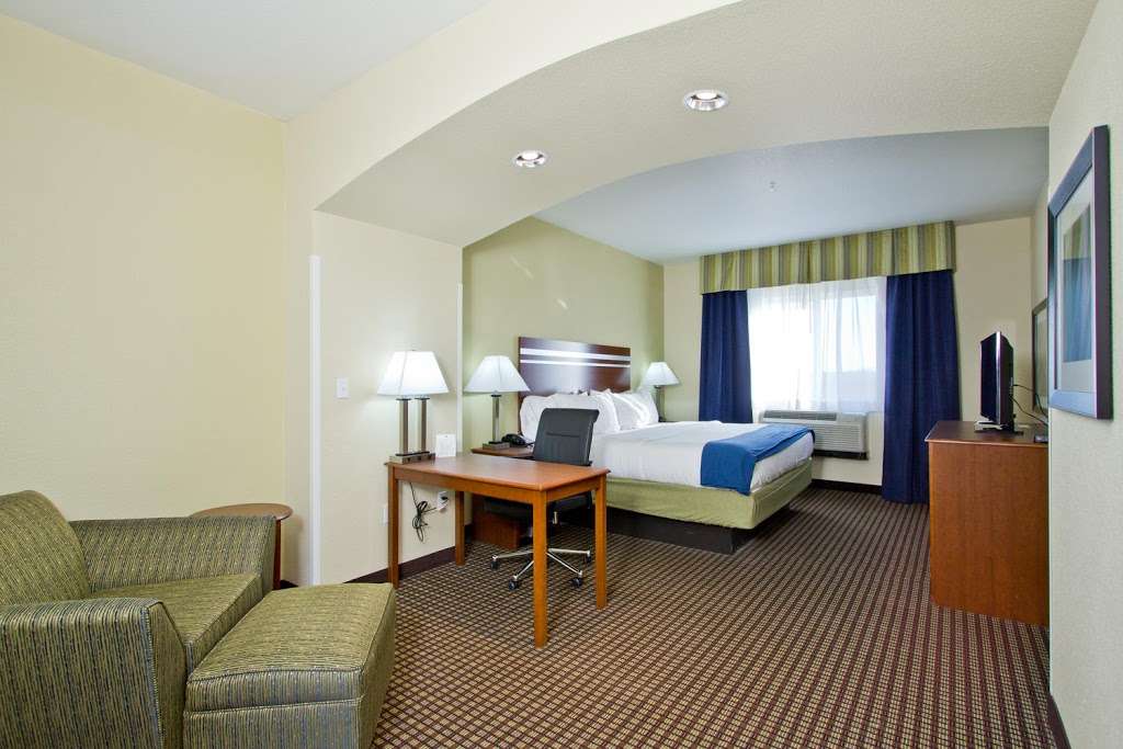 Holiday Inn Express & Suites - Denver East Hotel | 12140 E 45th Ave, Denver, CO 80239 | Phone: (303) 371-9498