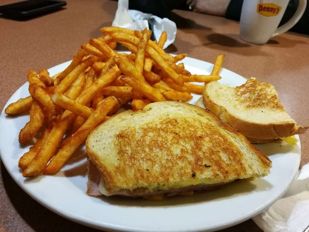 Dennys | 9655 N Sam Houston Pkwy E, Humble, TX 77396 | Phone: (281) 441-3077