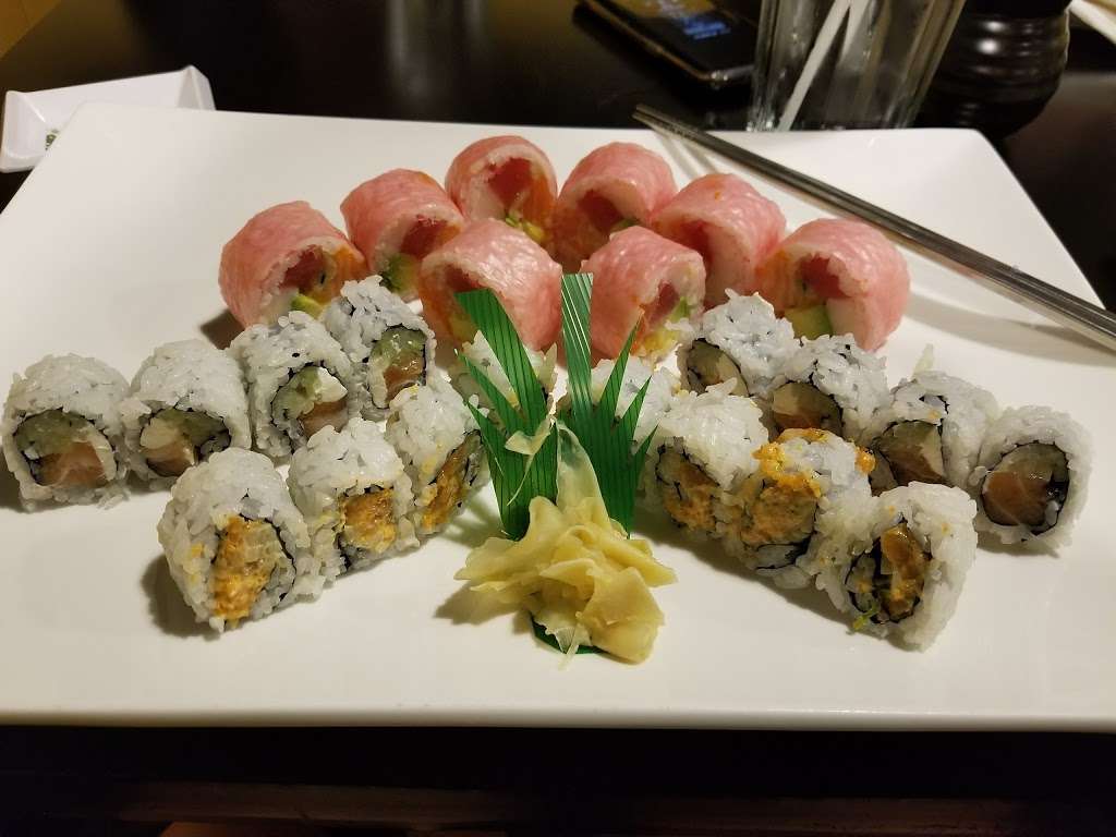 Vic sushi | 2720 Easton Rd, Willow Grove, PA 19090, USA | Phone: (215) 675-3993