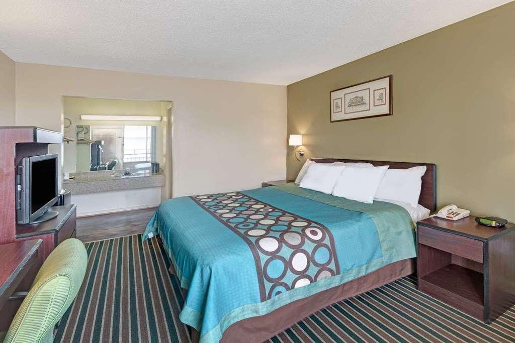 Super 8 by Wyndham Gastonia | 502 Cox Rd, Gastonia, NC 28054, USA | Phone: (704) 964-6090