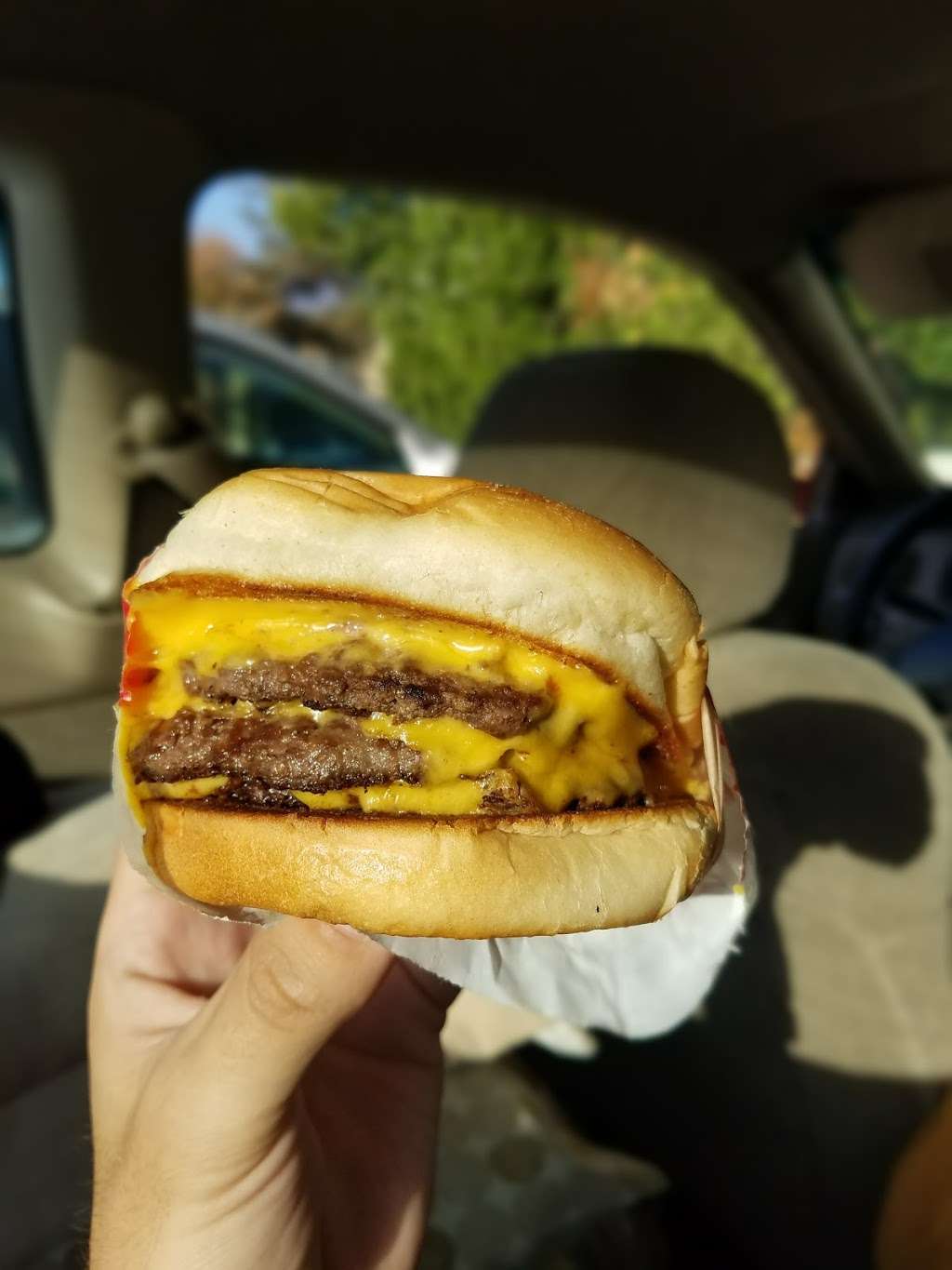 In-N-Out Burger | 420 N Santa Anita Ave, Arcadia, CA 91006, USA | Phone: (800) 786-1000