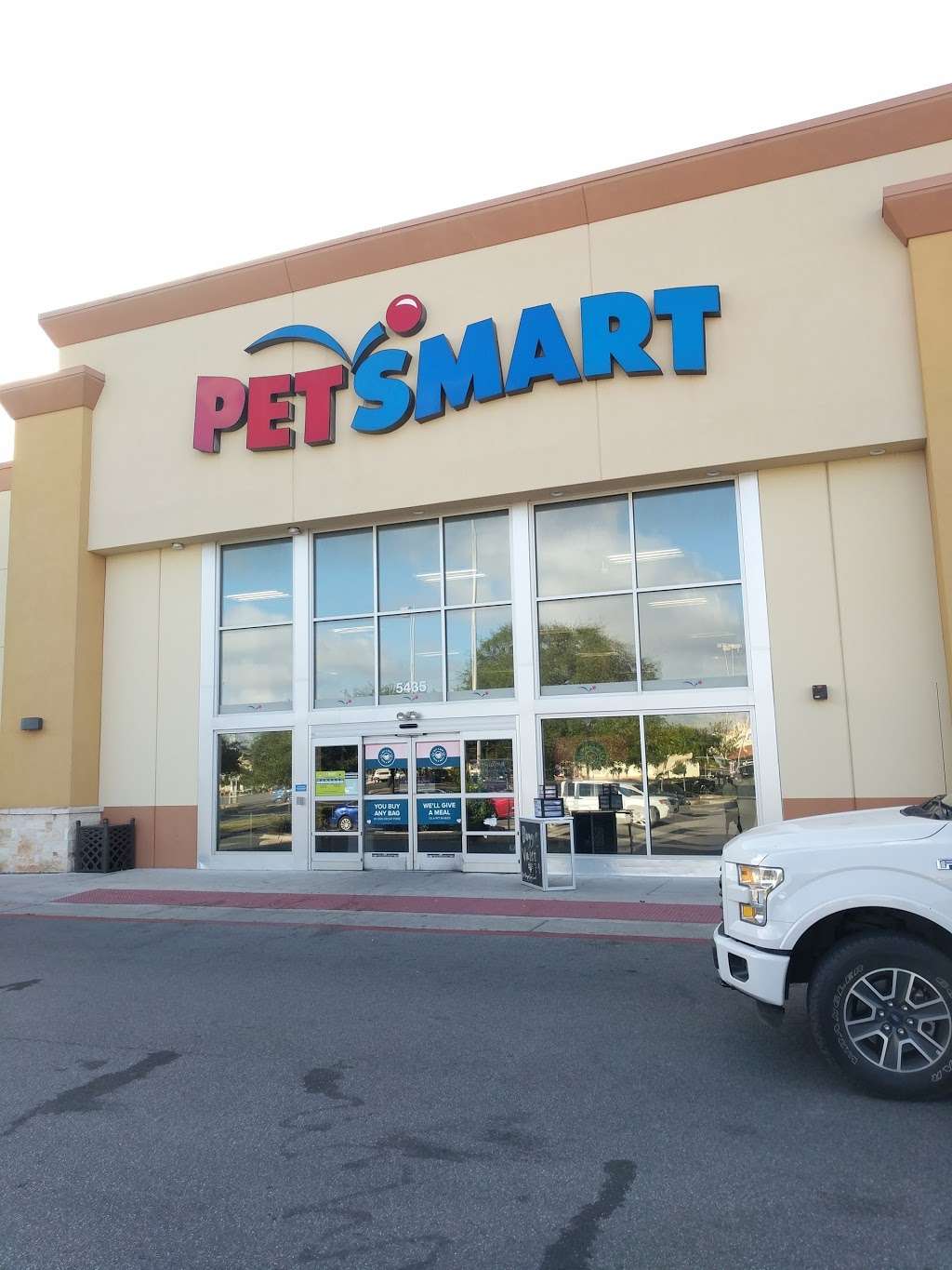 PetSmart | 5435 W, TX-1604 Loop, San Antonio, TX 78253, USA | Phone: (210) 520-4195