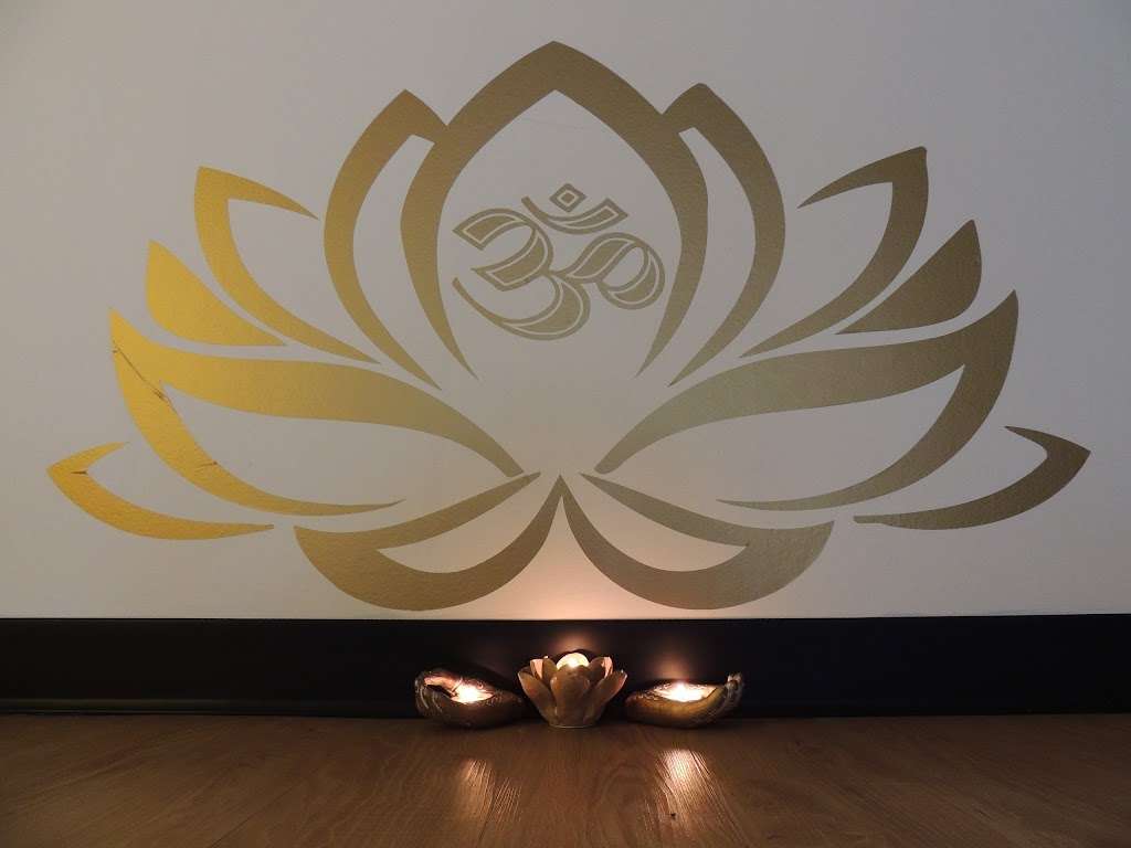 Hummingbird Yoga and Massage | 940 E Haverford Rd, Bryn Mawr, PA 19010, USA | Phone: (610) 955-3328