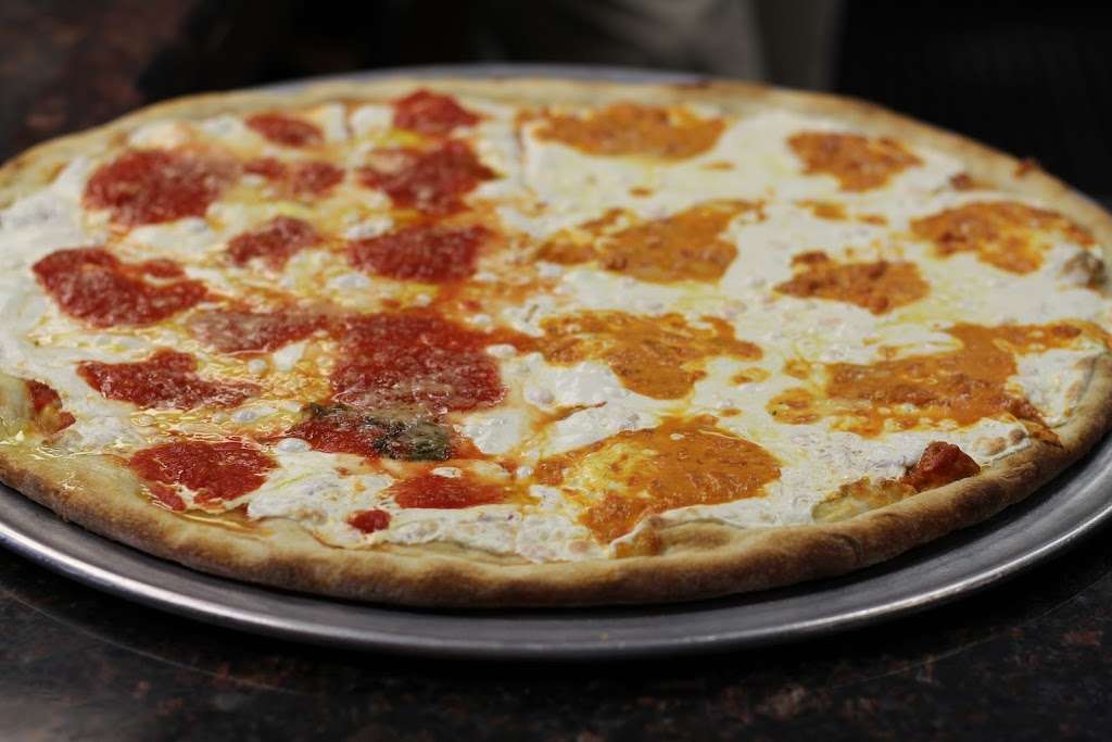 Pizza DiVenezia | 400 Spotswood Englishtown Rd, Monroe Township, NJ 08831, USA | Phone: (732) 251-7437