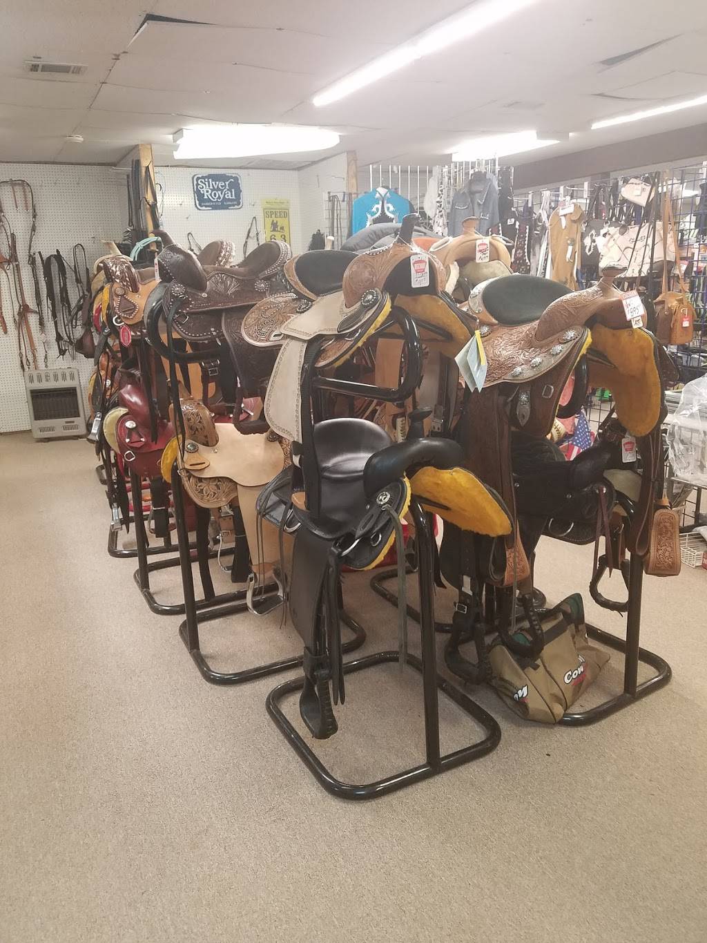 Lucky W Tack Shop | 5705 Northcutt Rd, Fairburn, GA 30213 | Phone: (770) 969-2004