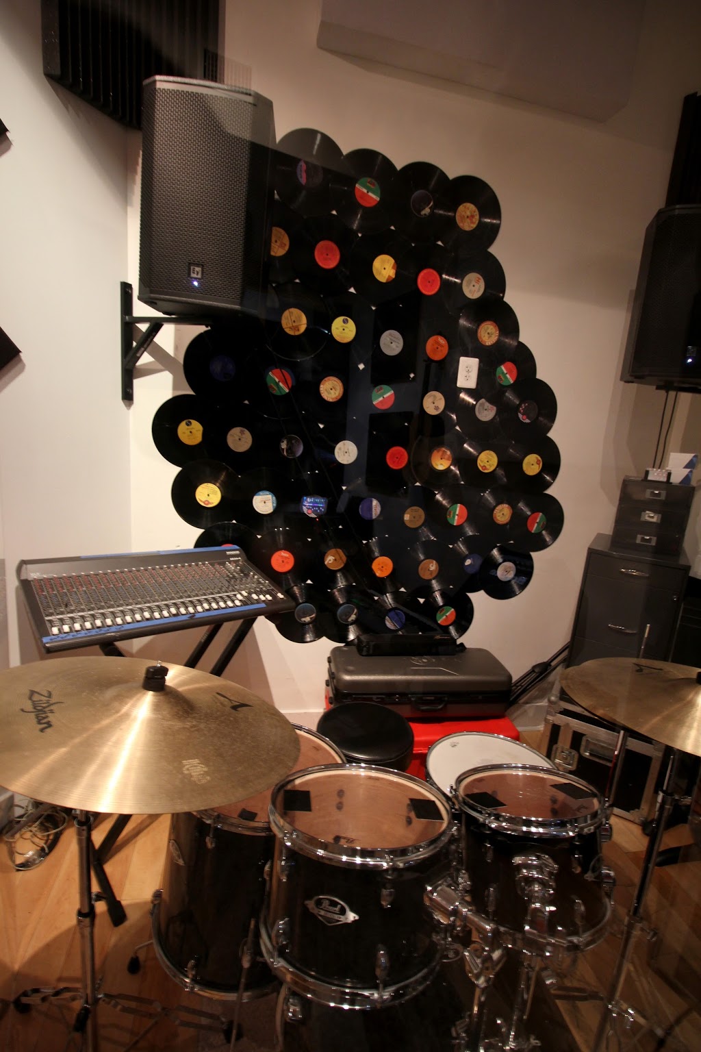 Lush Music Rehearsal Studios NYC | 175 Walnut Ave #306, The Bronx, NY 10454, USA | Phone: (646) 243-3876