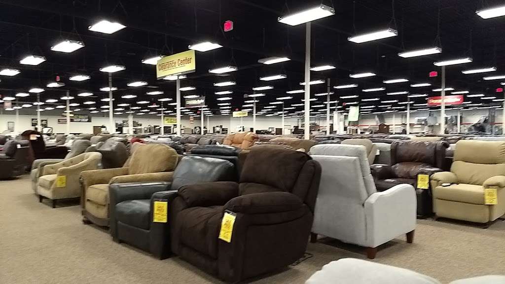 Raymour & Flanigan Furniture and Mattress Store | 531 US-46 Suite 100, Fairfield, NJ 07004, USA | Phone: (973) 227-2868