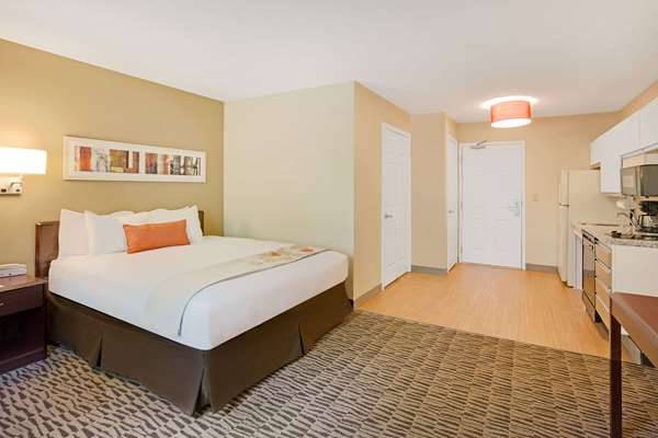 Hawthorn Suites by Wyndham Charlotte/Executive Park | 5840 Westpark Dr, Charlotte, NC 28217, USA | Phone: (704) 533-9180