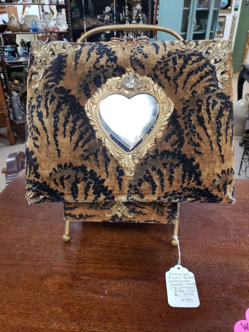 Conroe-Woodlands Antique Mall | 3700 South Loop 336 East, Conroe, TX 77301, USA | Phone: (936) 494-3934