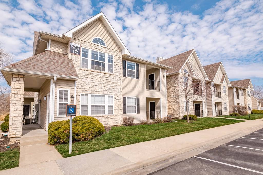 Pinnacle Pointe Apartments | 10460 Pflumm Rd, Lenexa, KS 66215, USA | Phone: (913) 490-2063