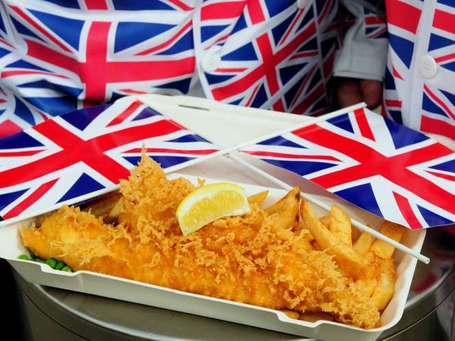 Lingfield Traditional Fish & Chips | New House, 1 Newchapel Rd, Lingfield RH7 6BA, UK | Phone: 01342 832001