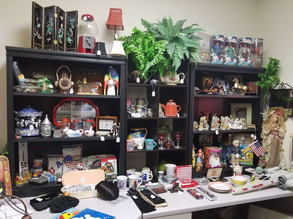 Treasure Hunt Resale Shop | 928 S Court St Ste. B, Crown Point, IN 46307, USA | Phone: (219) 290-5761
