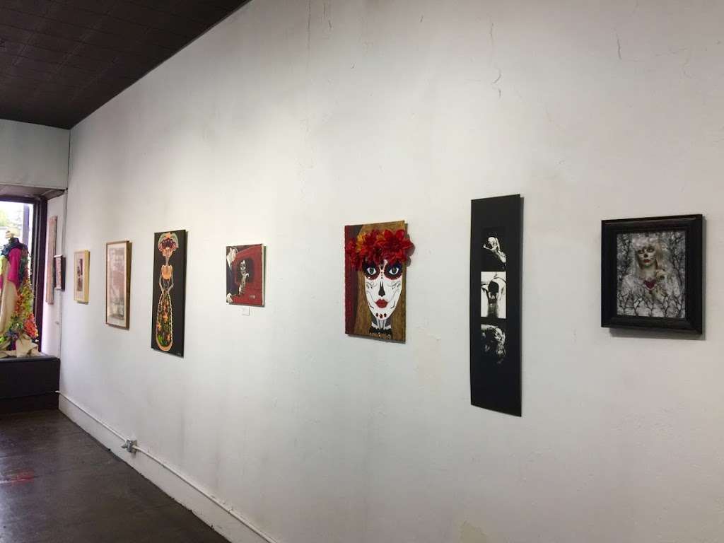 Artpie Studio/Gallery/Art School | 608 North Ave, Waukegan, IL 60085, USA | Phone: (847) 770-0481