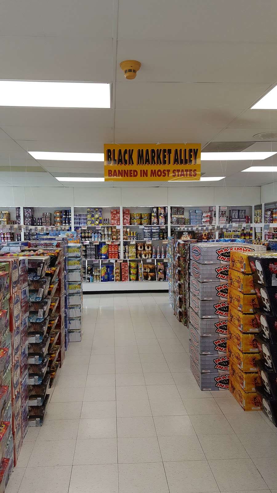 Fireworks Supermarket Odessa, MO | 1100 E Old Hwy 40, Odessa, MO 64076, USA | Phone: (816) 633-7541