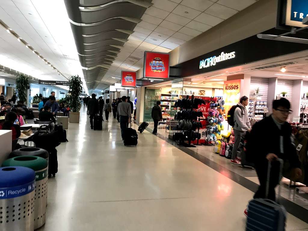 Skyline News + Gifts | San Francisco International Airport, San Francisco, CA 94128, USA