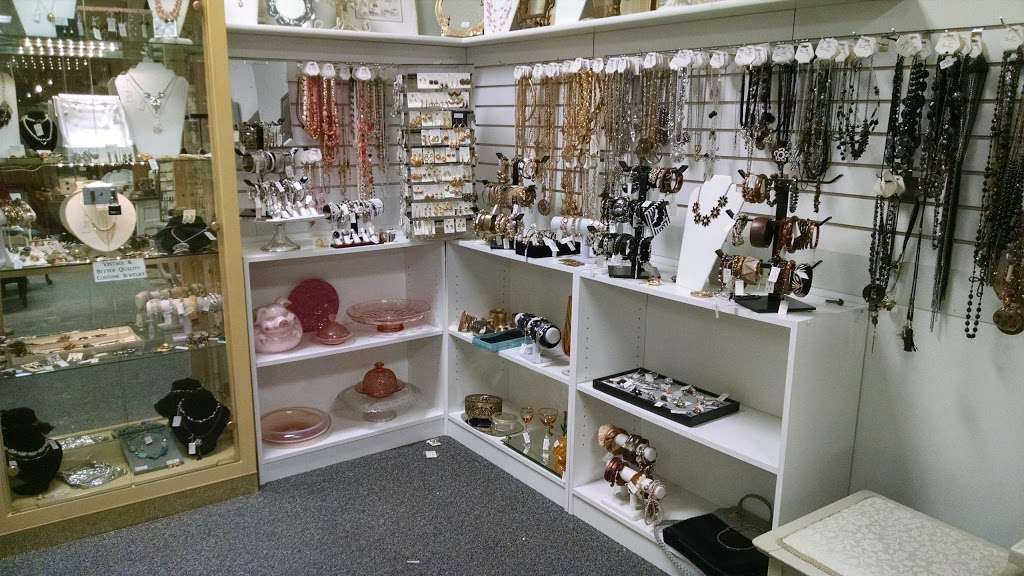 Antique Alley of Bridgeville llc | 18208 Sussex Hwy, Bridgeville, DE 19933 | Phone: (302) 337-3137