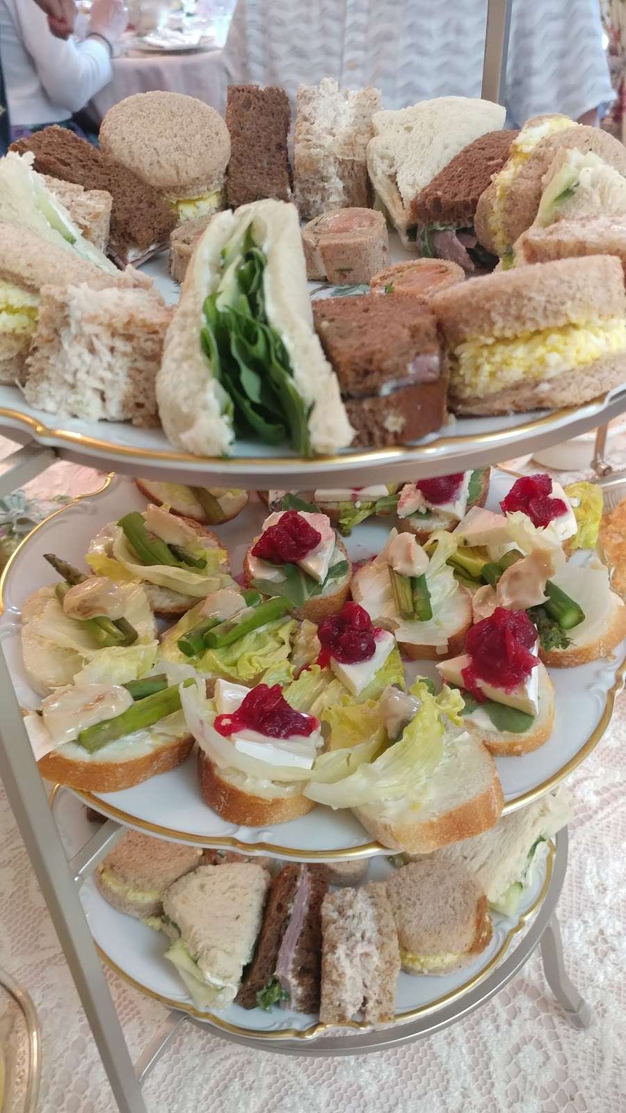 High Tea With Gerri | 144 Old McHenry Rd, Long Grove, IL 60047 | Phone: (847) 948-1724