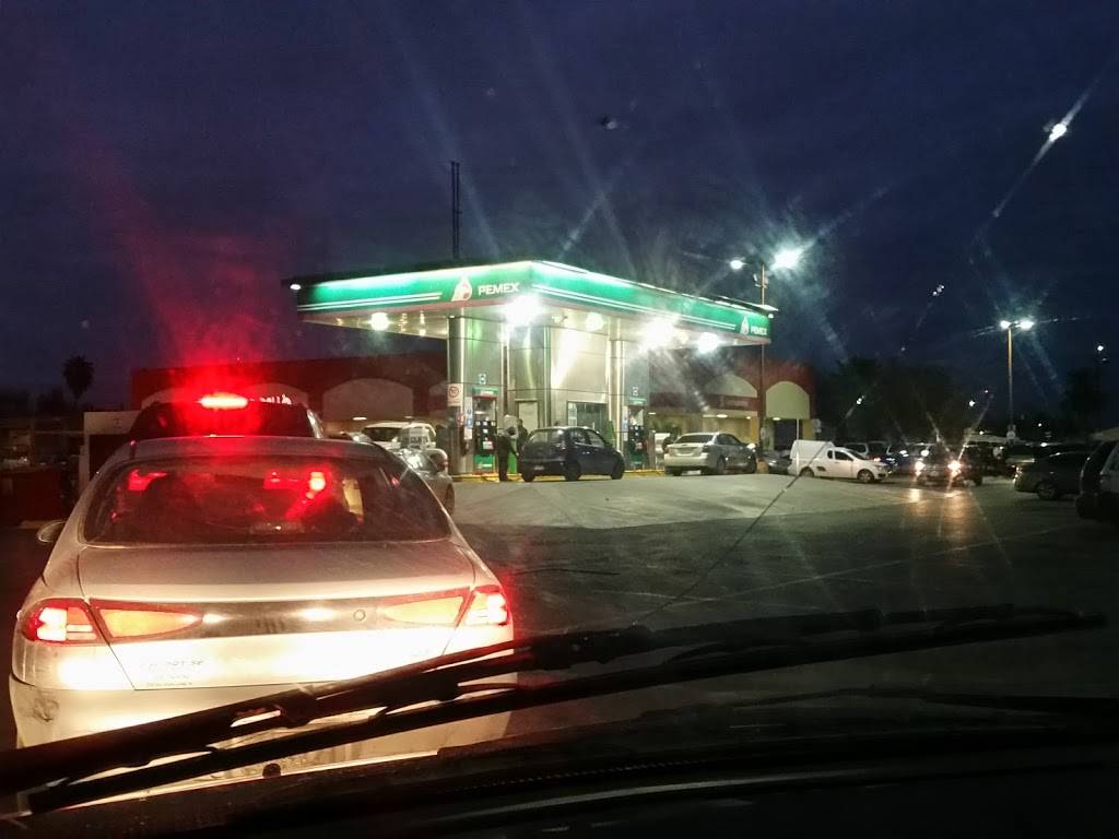 Gasolinera Pemex | Av Reforma 4400, Mexico, 88000 Nuevo Laredo, Tamps., Mexico | Phone: 800 736 3900