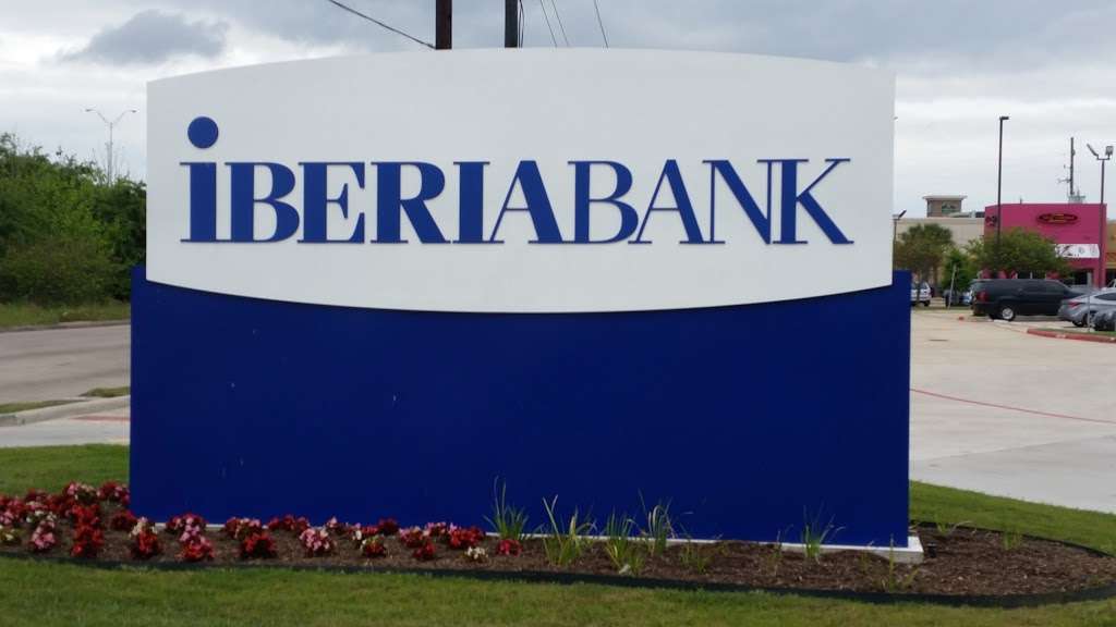 IBERIABANK | 8910 W, TX-8 Beltway N, Houston, TX 77040, USA | Phone: (713) 624-1390